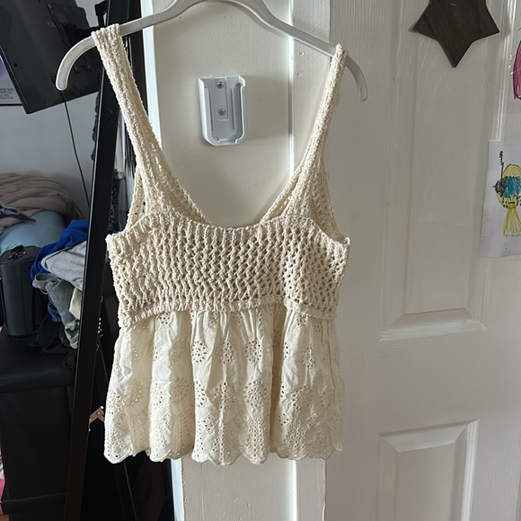 Zara Beautiful Crochet Cropped Blouse, NWT - Picture 9 of 10
